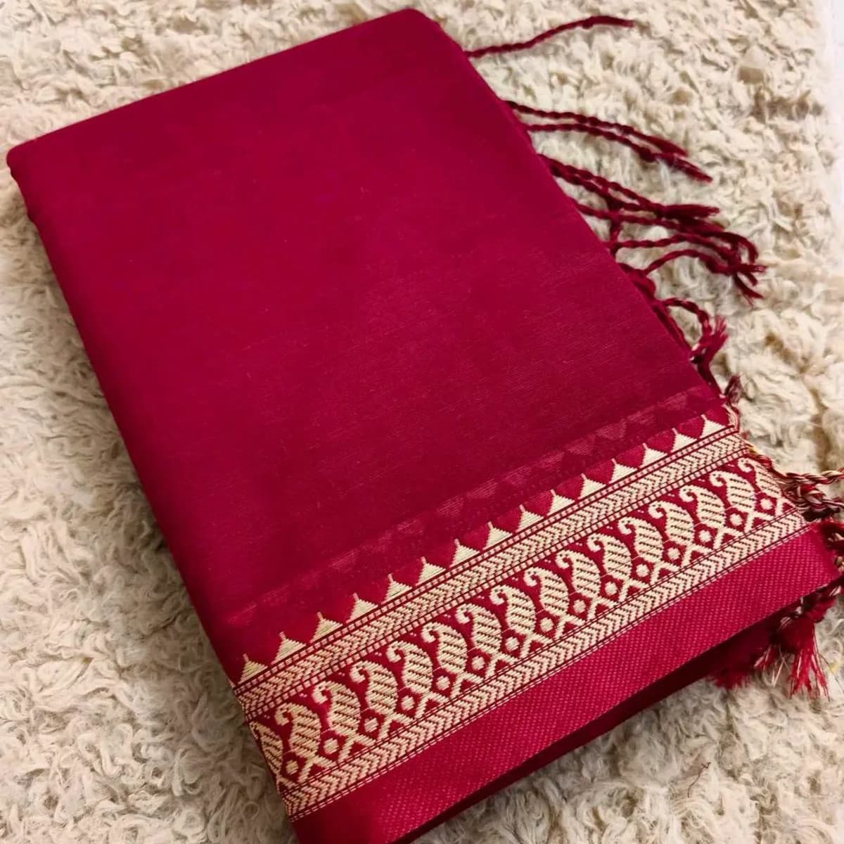Red Elegance Saree — view 5